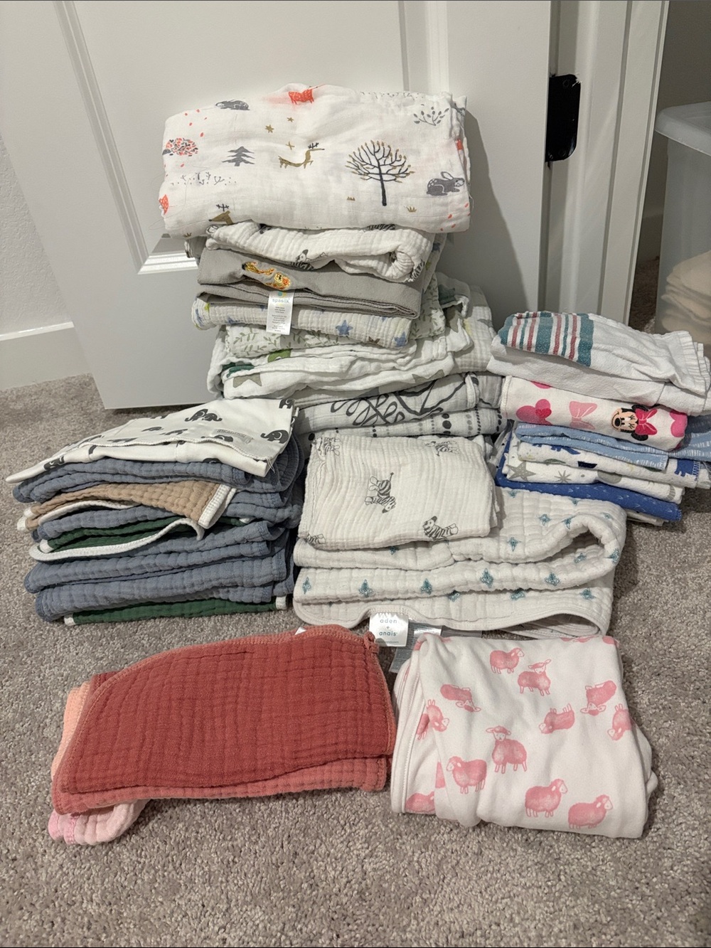 Baby essentials bundle - swaddles & burp cloths